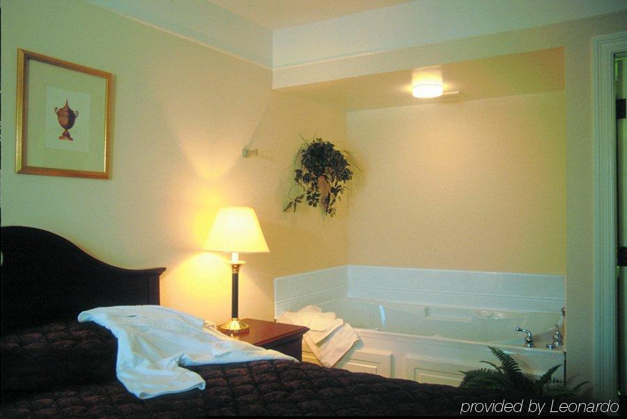 Imperial Swan Hotel And Suites Lakeland Room photo
